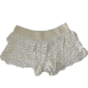 I Love S&S Inc. Crochet Scallop Lace Layered Shorts